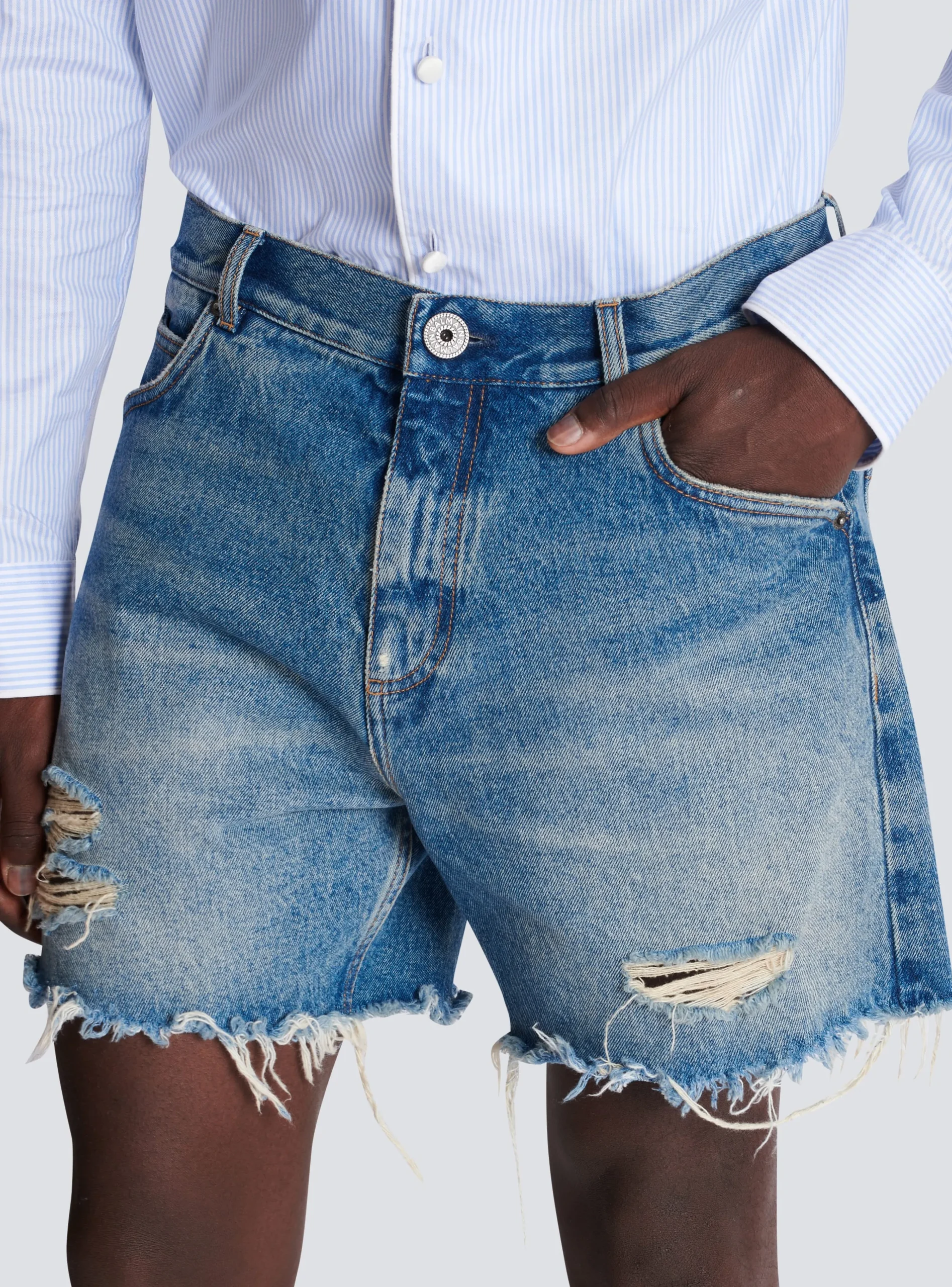Balmain Unisex Shorts In Vintage Wash Denim
